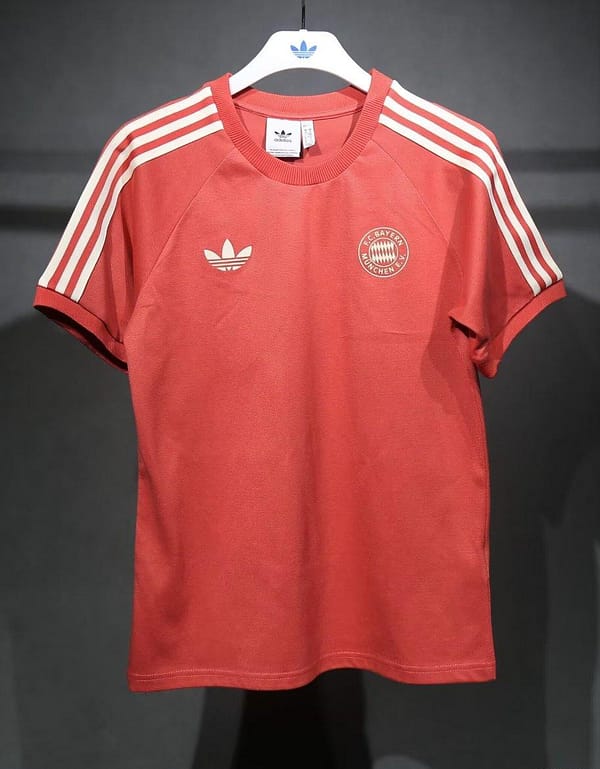 24/25 Bayern Munich Adidas Originals Red Cotton T-Shirts - Image 4