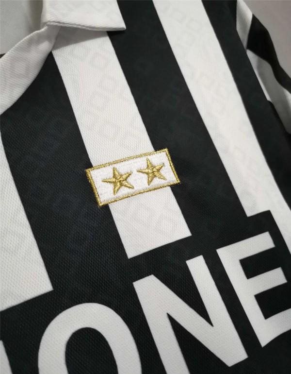 Retro 92/94 Juventus Home Jersey - Image 4