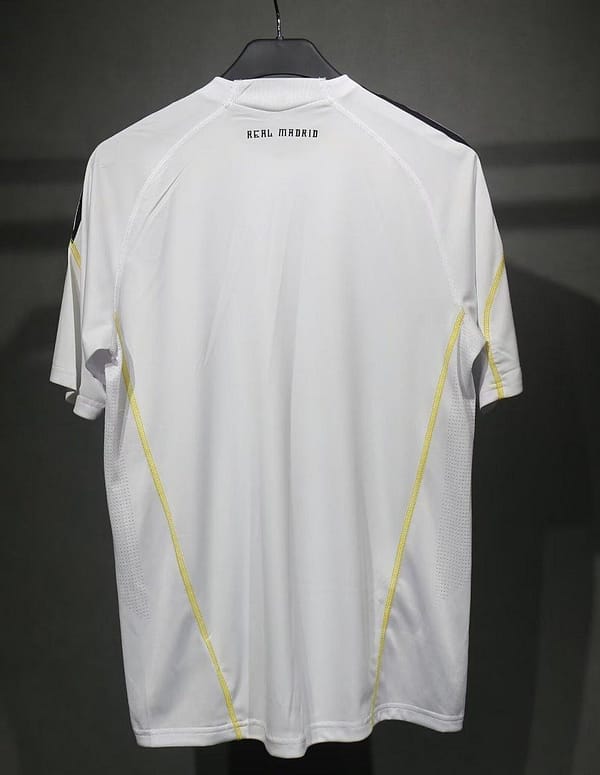 Player Version Retro 09/10 Real Madrid Home Jersey - Image 3