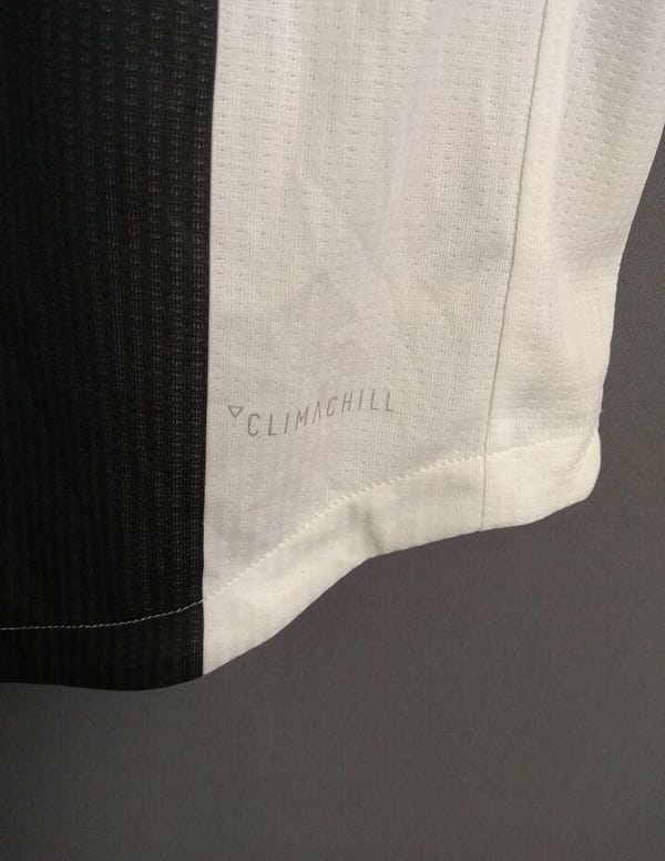 Player Version Retro 18/19 Juventus Home Jersey - Image 9