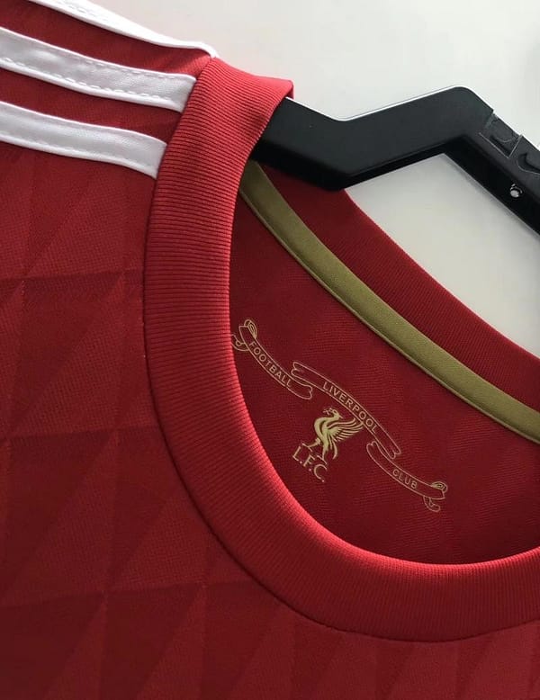 Retro 10/11 Liverpool Home Soccer Jersey - Image 5