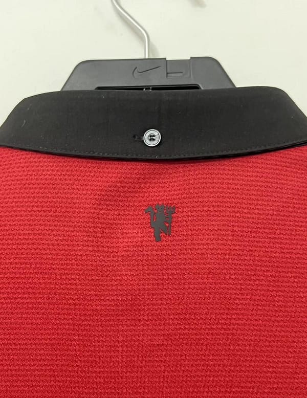 Retro 13/14 Manchester United Home Soccer Jersey - Image 4