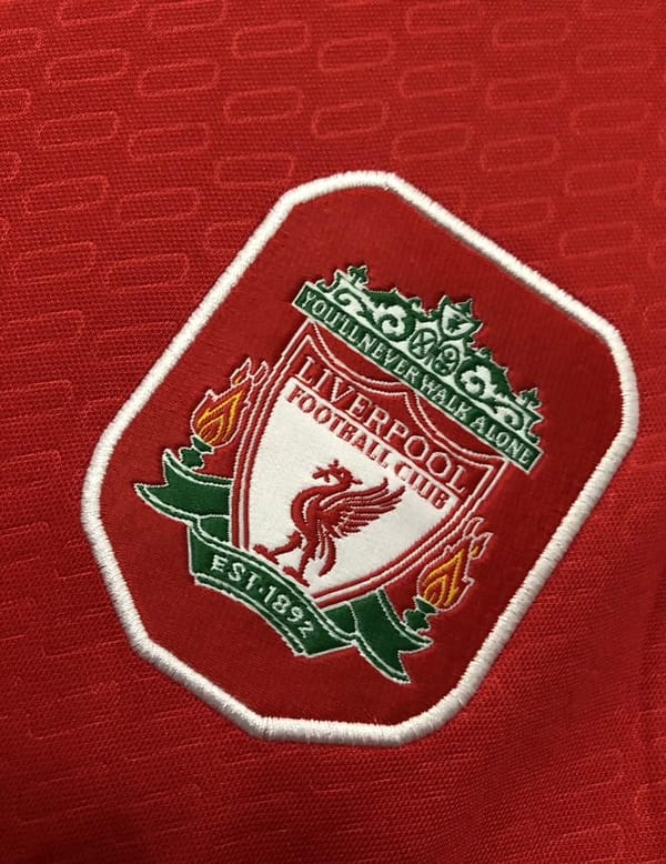Retro 04/05 Liverpool Home Soccer Jersey - Image 11