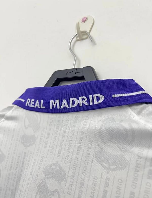 Retro 96/97 Real Madrid Third Jersey - Image 8