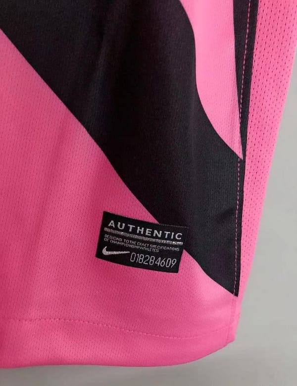 Retro 11/12 Juventus Away Pink Soccer Jersey - Image 6