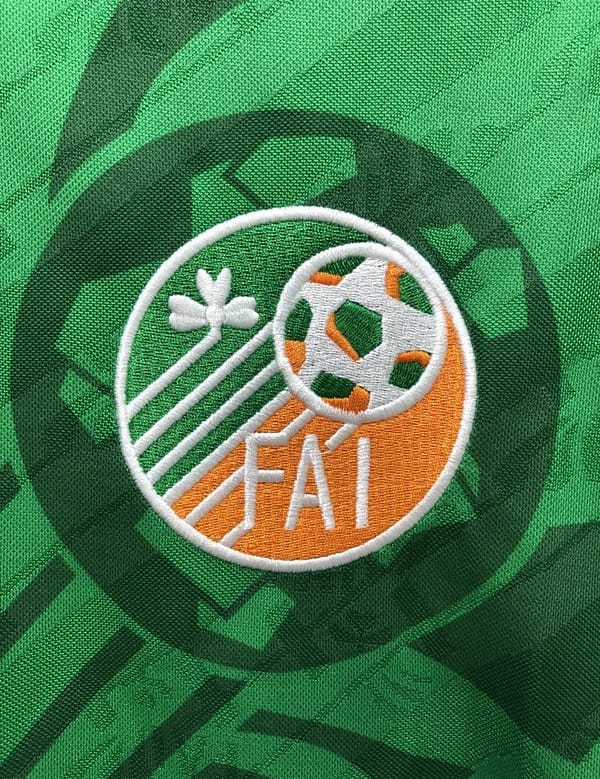 Retro 1994 Ireland Home Soccer Jersey - Image 4