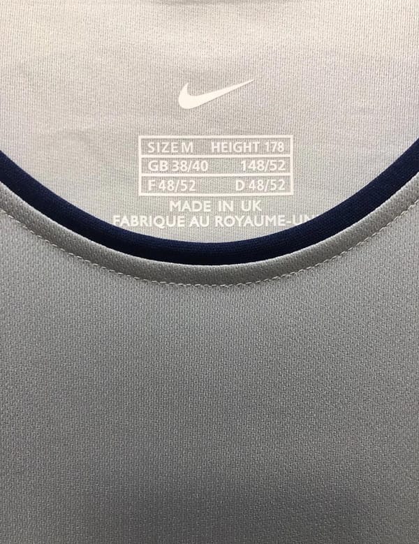Retro 01/02 PSG Away Soccer Jersey - Image 9