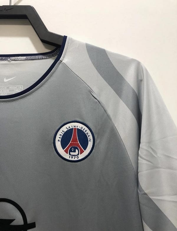 Retro 01/02 PSG Away Soccer Jersey - Image 11