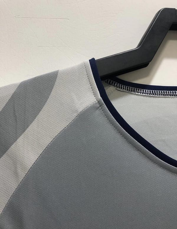 Retro 01/02 PSG Away Soccer Jersey - Image 12
