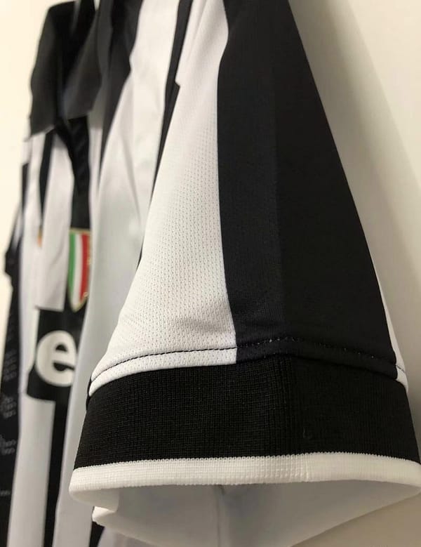 Retro 14/15 Juventus Home Soccer Jersey - Image 6