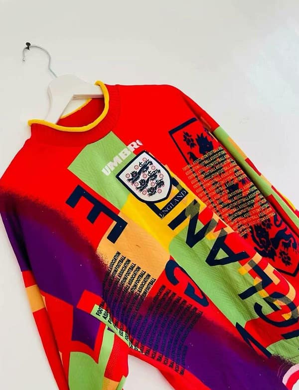 Retro 1996 England Red Goalkeeper Long Sleeve Jersey - Image 3