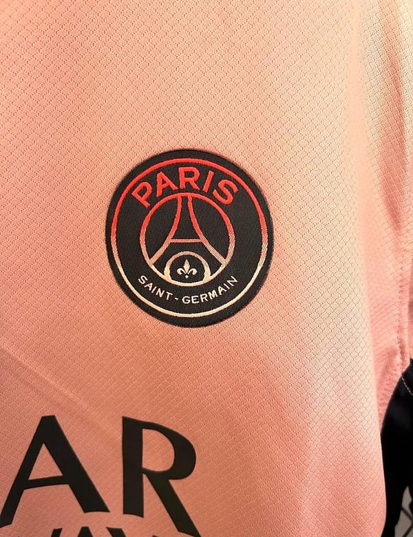 24/25 PSG Third Pink Long Sleeve Jersey - Image 6