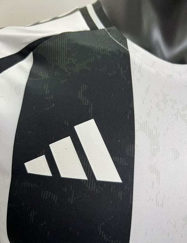Player Version 24/25 Juventus Home Jersey - Image 3