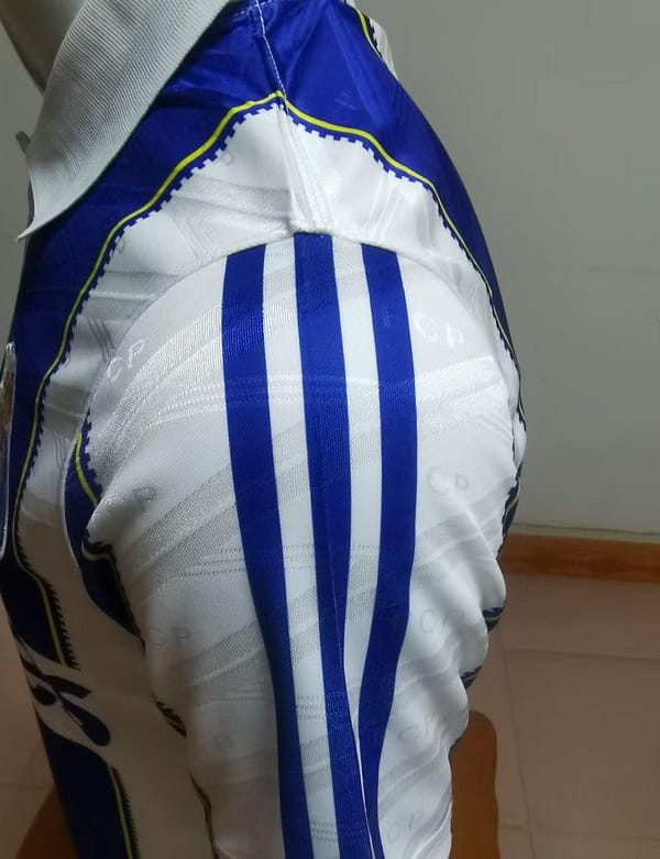 Retro 95/96 Porto Home Jersey - Image 6