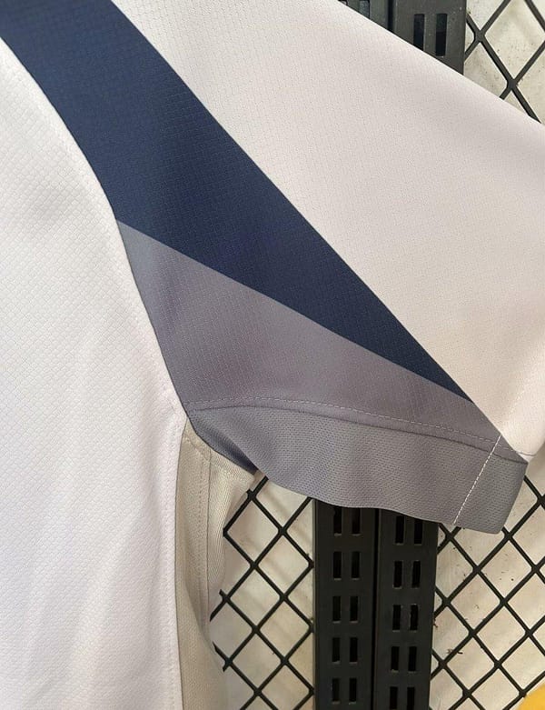 25/26 Tottenham Hotspur Home Jersey - Image 5