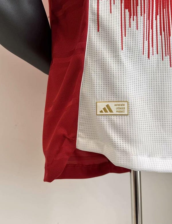 Player Version 25/26 Bayern Munich Home Jersey - Image 4