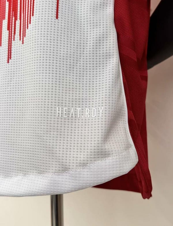 Player Version 25/26 Bayern Munich Home Jersey - Image 5