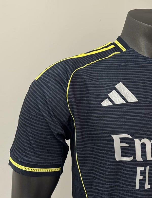 Player Version 25/26 Real Madrid Away Black Jersey - Image 3