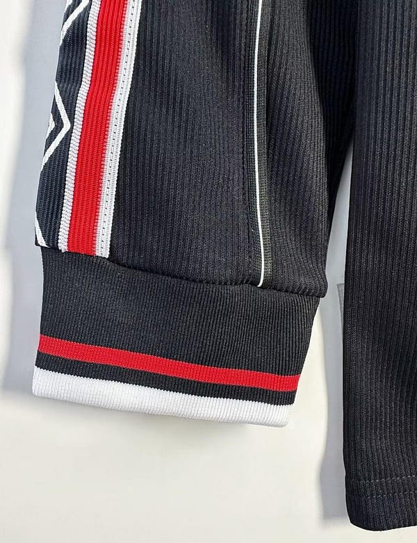 Retro 98/99 Manchester United Long Sleeve Goalkeeper Navy Jersey - Image 4