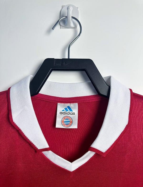 Retro 03/04 Bayern Munich Home Jersey - Image 3