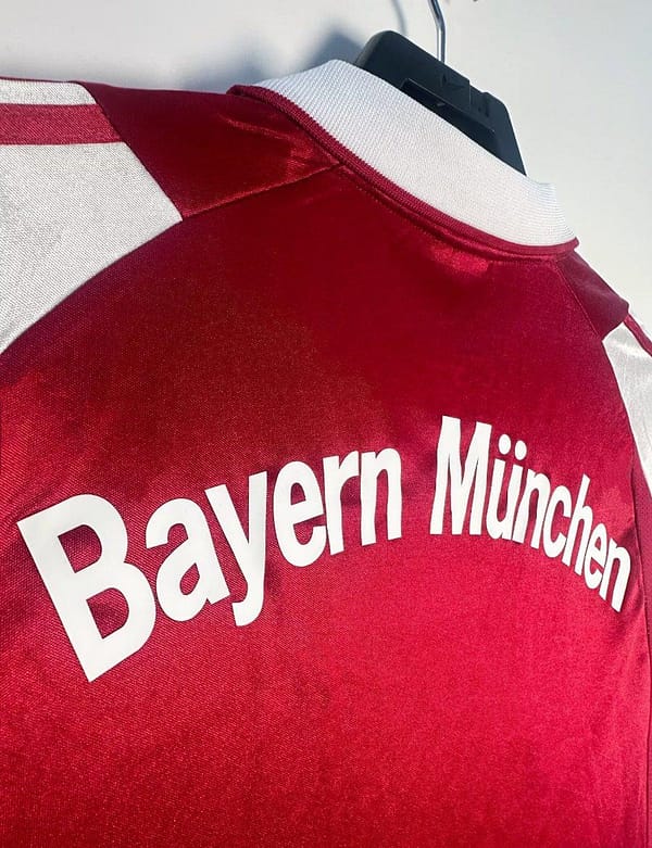 Retro 03/04 Bayern Munich Home Jersey - Image 4