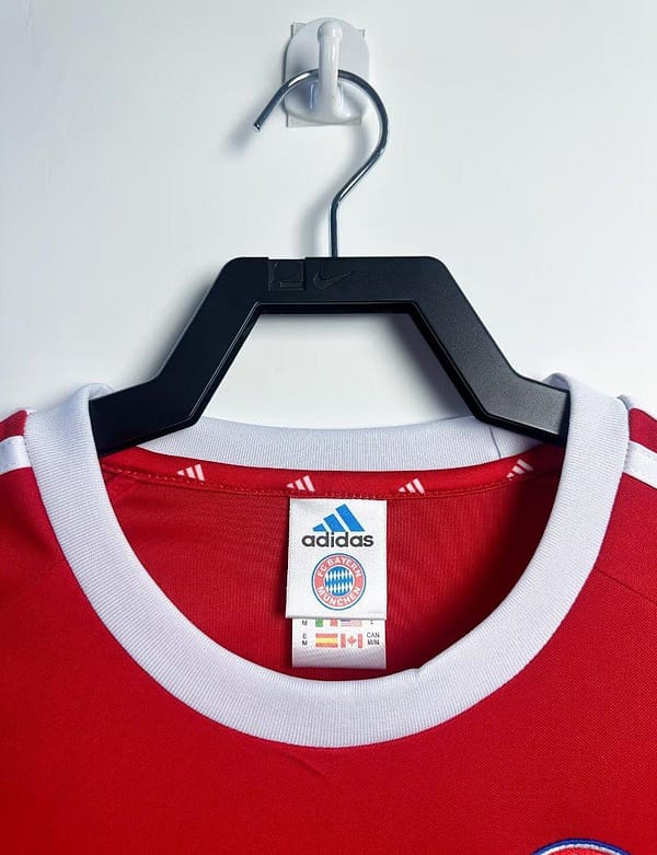 Retro 01/02 Bayern Munich Home Jersey - Image 3