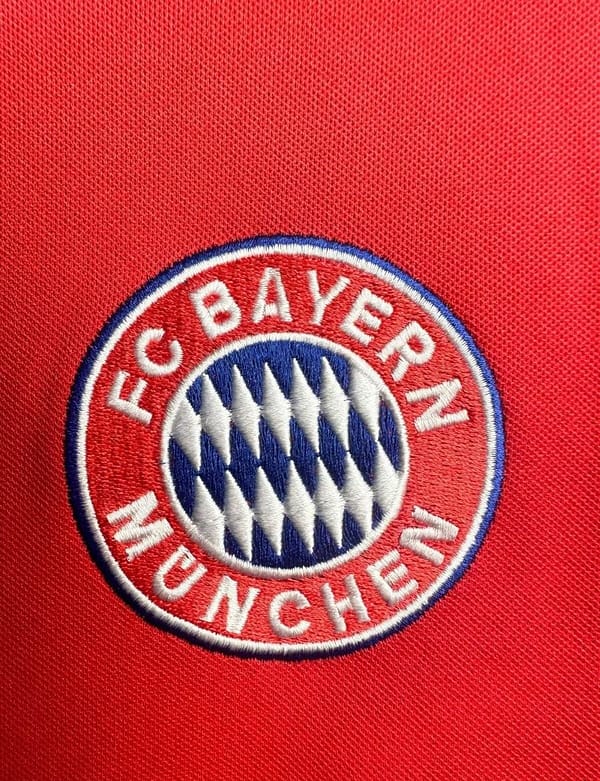 Retro 01/02 Bayern Munich Home Jersey - Image 5