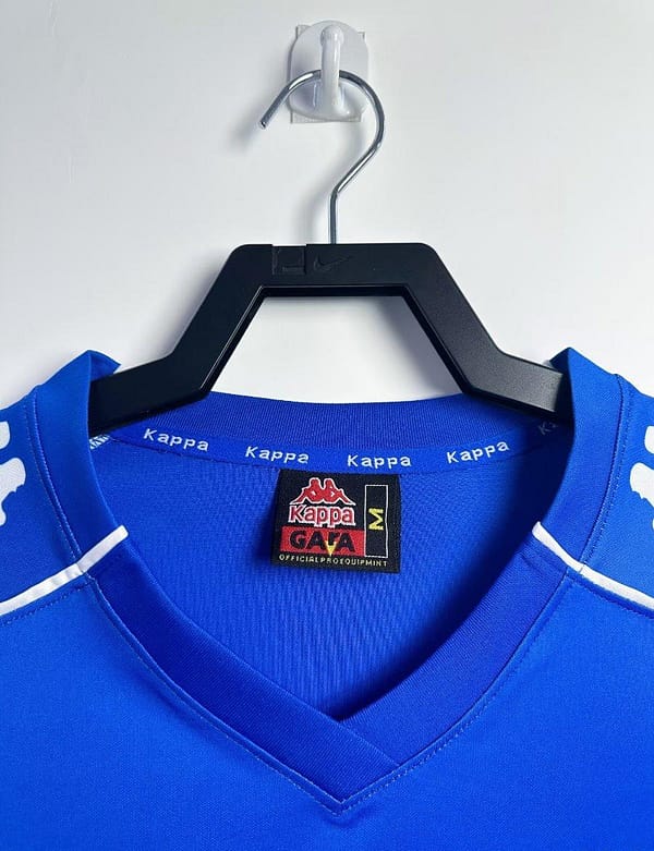 Retro 99/00 Juventus Away Long Sleeve Blue Jersey - Image 4