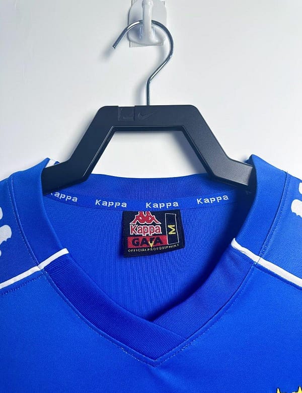 Retro 99/00 Juventus Away Blue Jersey - Image 3
