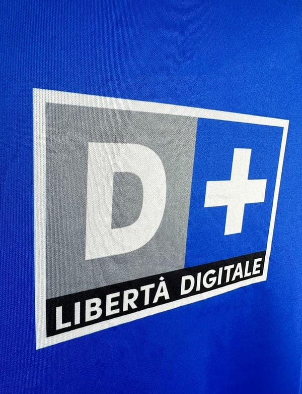 Retro 99/00 Juventus Away Blue Jersey - Image 5