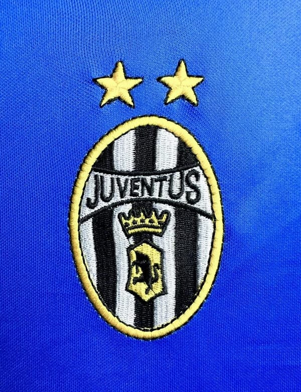 Retro 99/00 Juventus Away Blue Jersey - Image 7