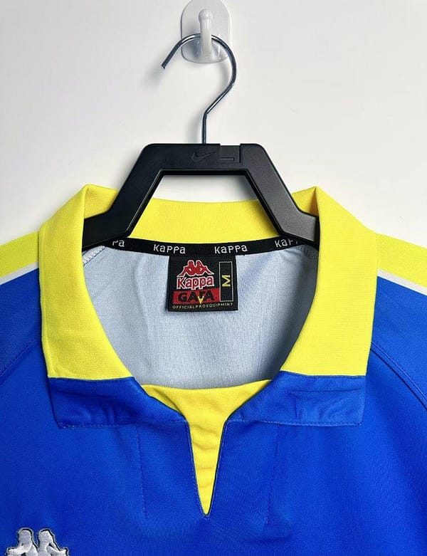 Retro 97/99 Juventus Away Blue Jersey - Image 5