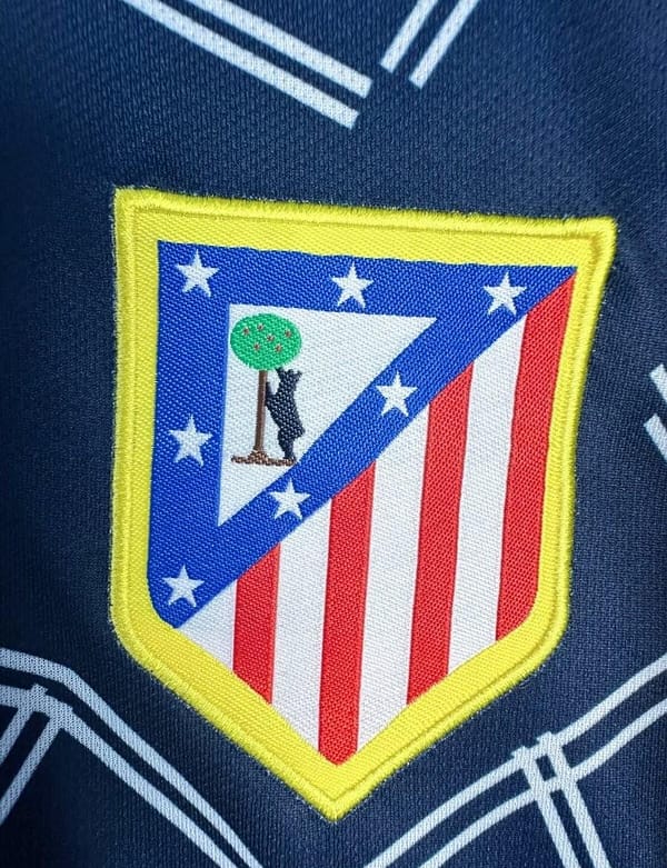 Retro 04/05 Long Sleeve Atletico Madrid Away Blue Jersey - Image 3