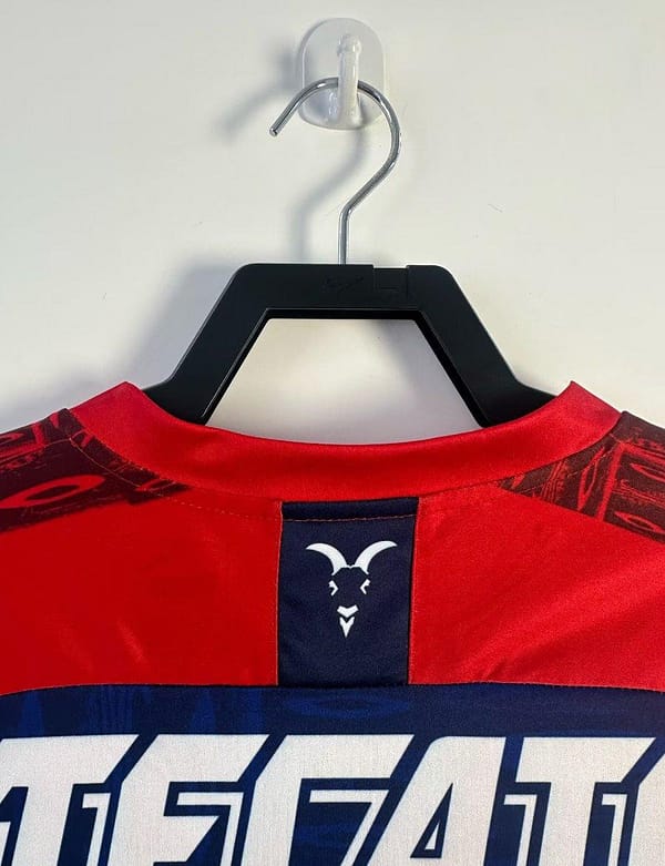 Retro 19/20 Chivas Guadalajara Away Long Sleeve Jersey - Image 9
