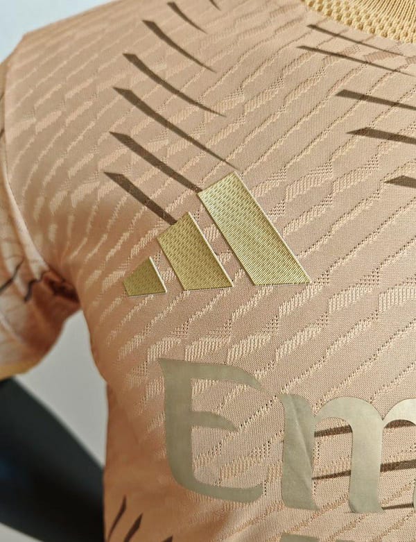 Player Version 24/25 Real Madrid Golden Special Jersey - Image 3