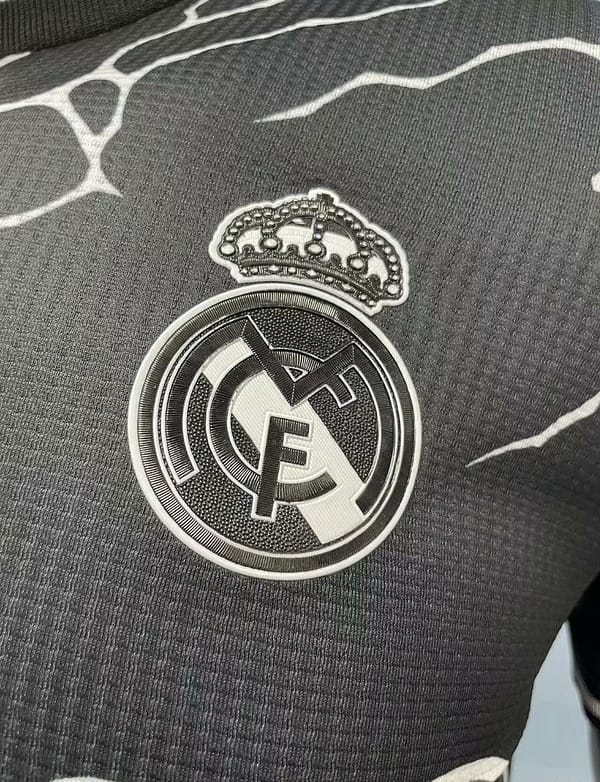 Player Version 24/25 Real Madrid Black Panther Special Jersey - Image 4