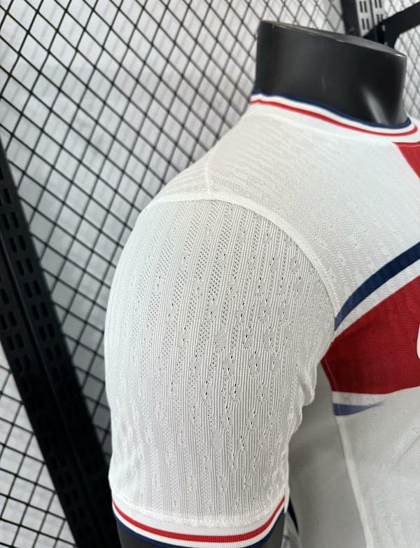 Player Version 2024 England Flag Concept Jersey - Image 8