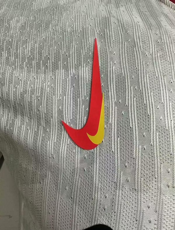 Player Version 24/25 Liverpool Third White Jersey - Image 4