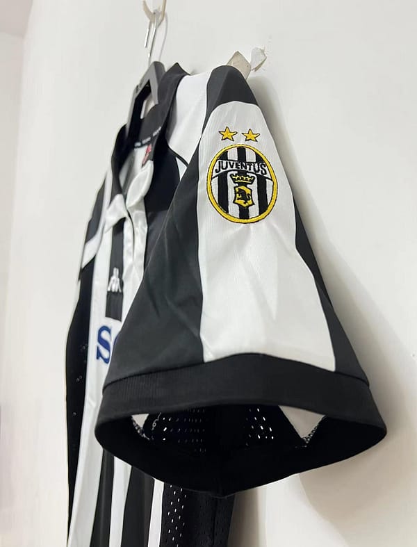 Retro 97/99 Juventus Home Soccer Jersey - Image 6