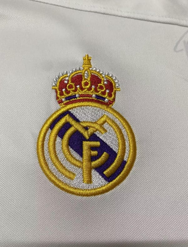 Retro 95/96 Real Madrid Home Long Sleeve Jersey - Image 3