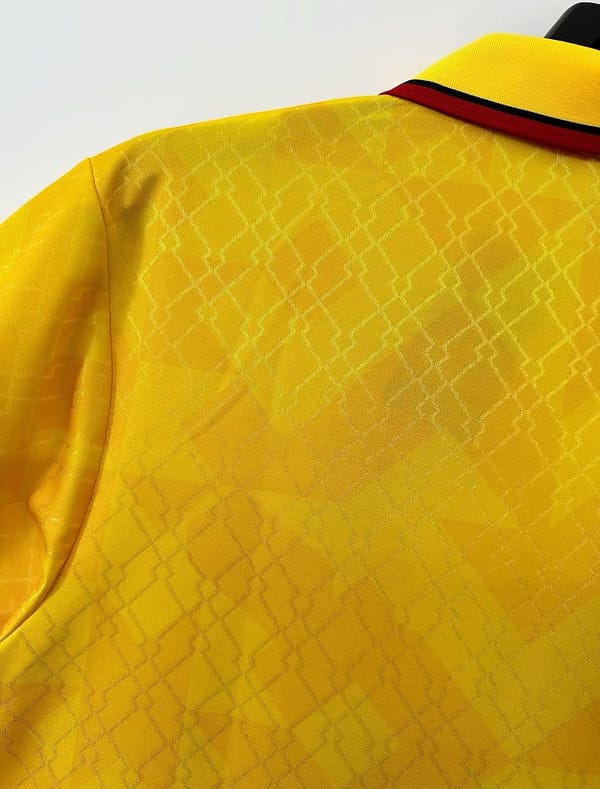Retro 95/96 AC Milan Third Yellow Jersey - Image 9