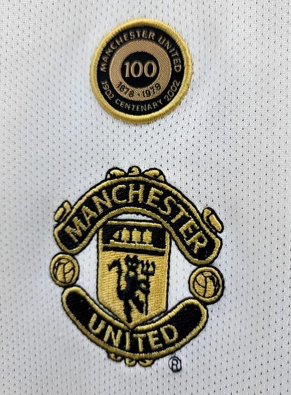 Retro 01/02 Manchester United Third Centenary Long Sleeve Reversible Jersey - Image 10