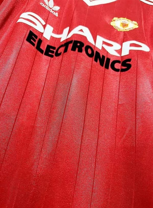 Retro 82/83 Manchester United Home Long Sleeve Jersey - Image 6