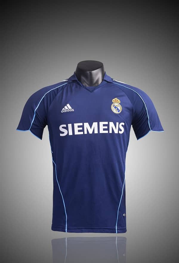 RETRO 05/06 Real Madrid Away Soccer Jersey - Image 2