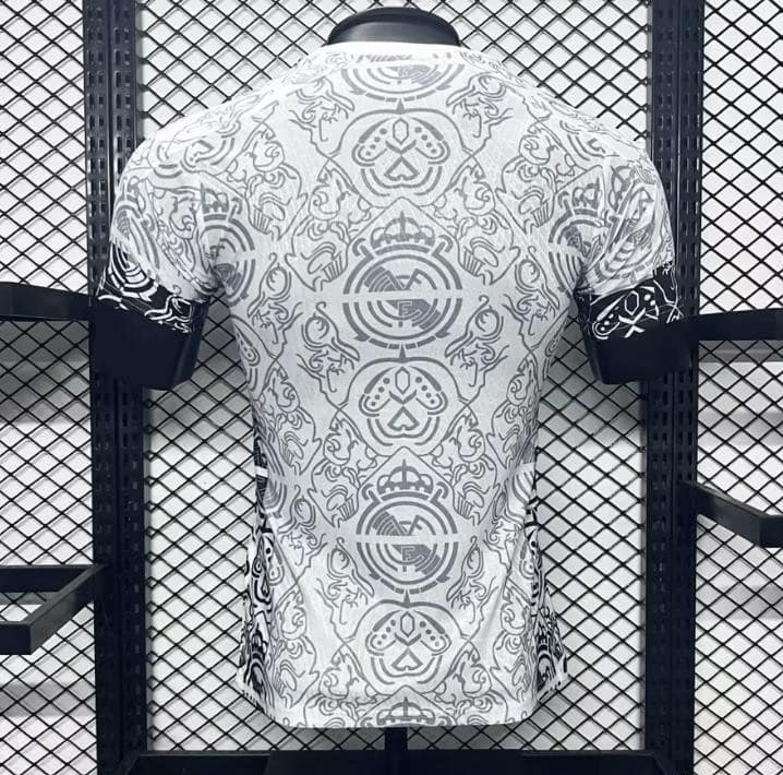 Player Version 24/25 Real Madrid White Jersey - Image 2