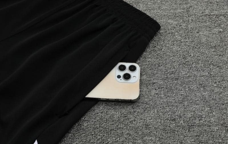 24/25 Manchester United White Short Sleeve Jeresy+Shorts - Image 2