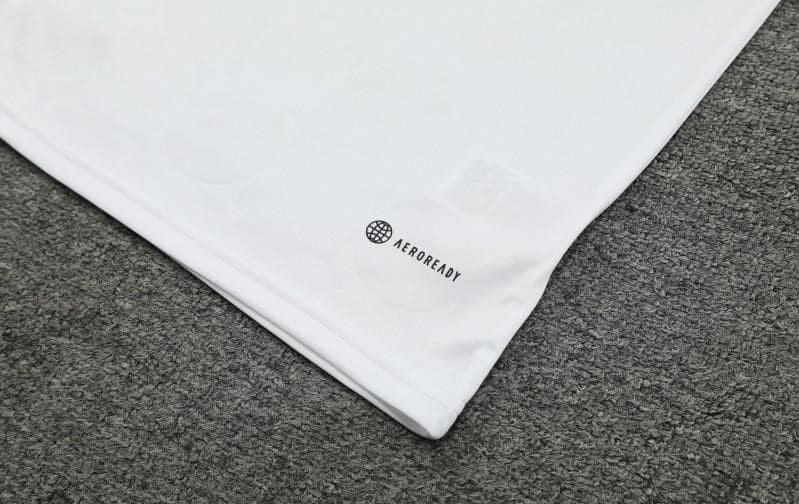 24/25 Manchester United White Short Sleeve Jeresy+Shorts - Image 6