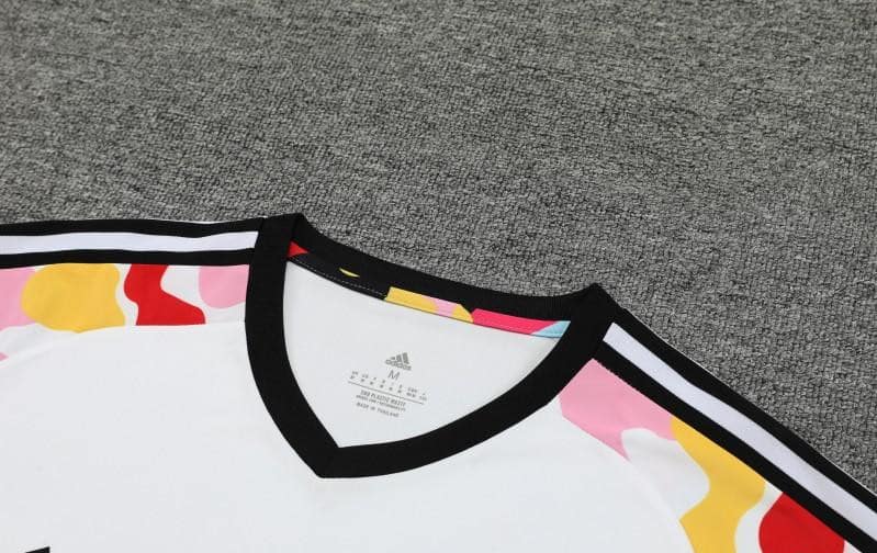 24/25 Manchester United White Short Sleeve Jeresy+Shorts - Image 10