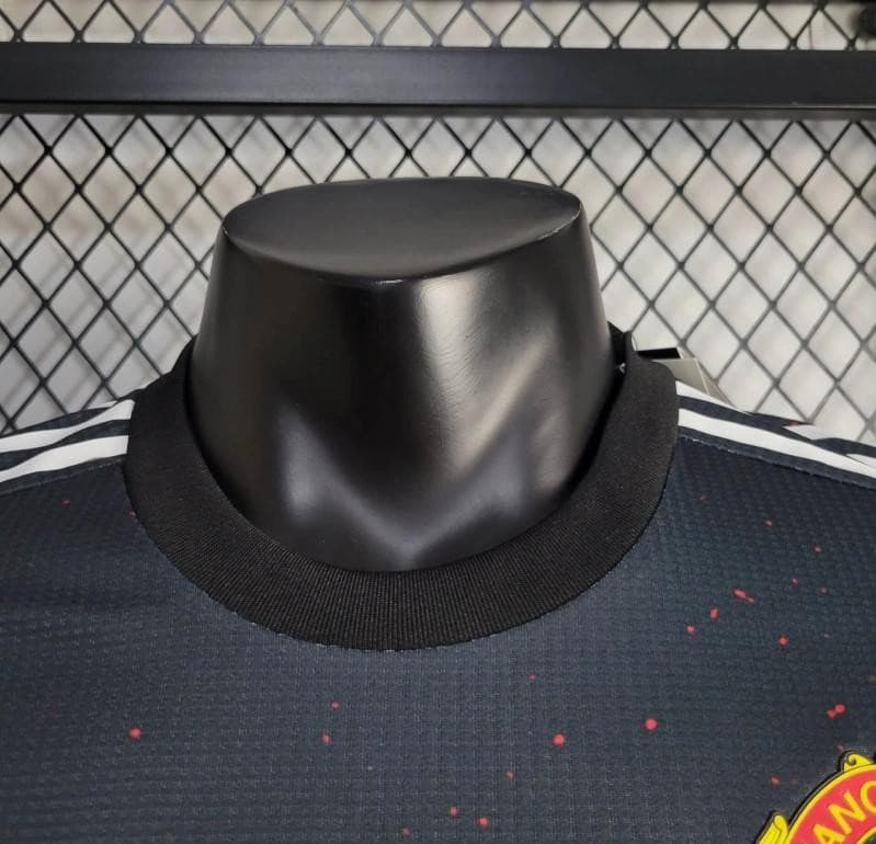 Player Version 24/25  Manchester United Black/Red Special Jersey - Image 4