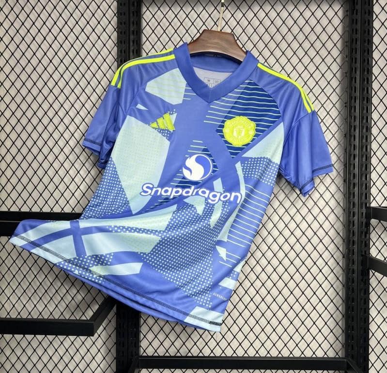 24/25 Manchester United Home Purple Goalkeeper Jersey - Image 2